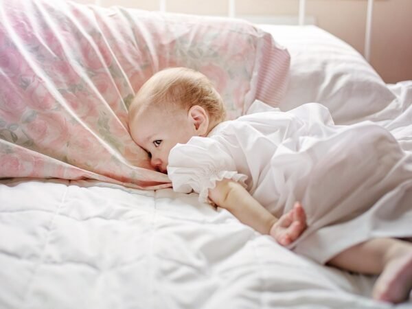 Baby Schlafanzug: Die kuscheligsten Modelle für die Nacht