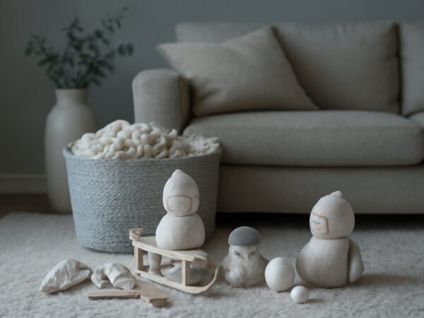 Schneespiele für Kleinkinder draußen — 12 einfache Varianten